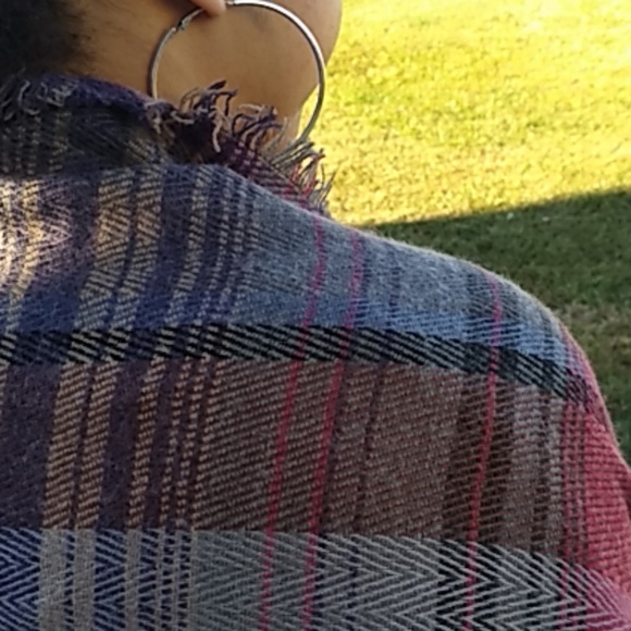 Bohemian fringe wrap with front pockets - Picture 5 of 8